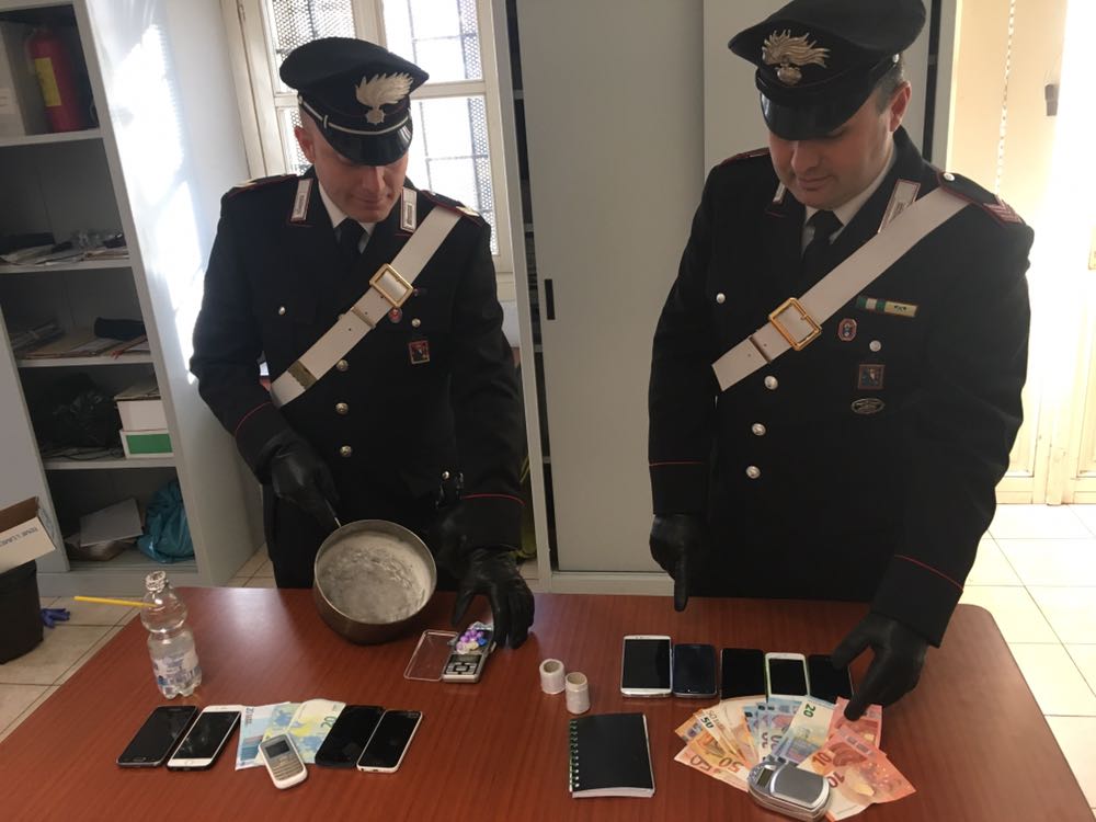 Market della droga sette arresti