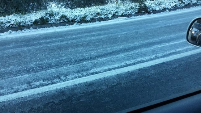 Strade ghiacciate polemiche a Trino