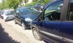 Gomme auto tagliate nei parcheggi