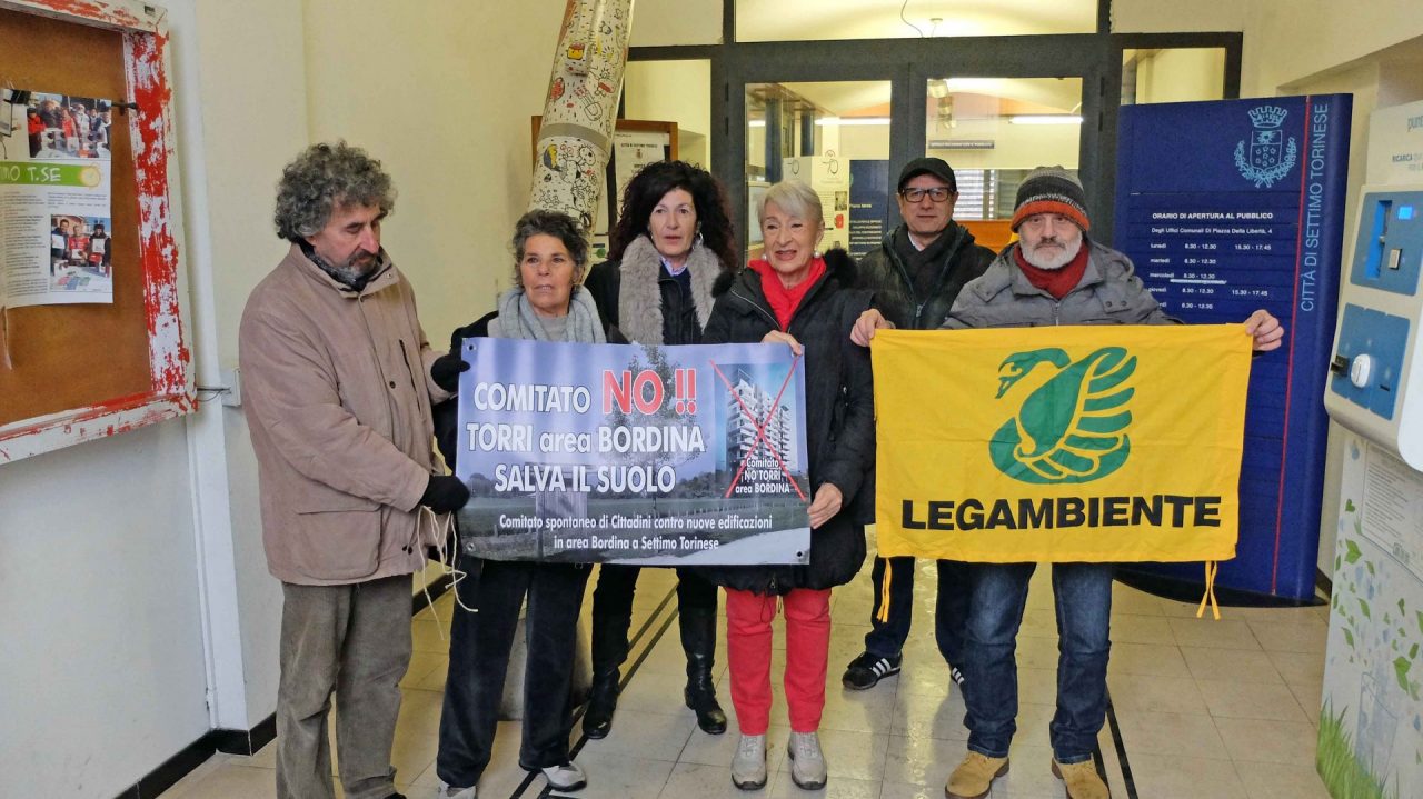 Torri Bordina consegnate 2500 firme IL VIDEO