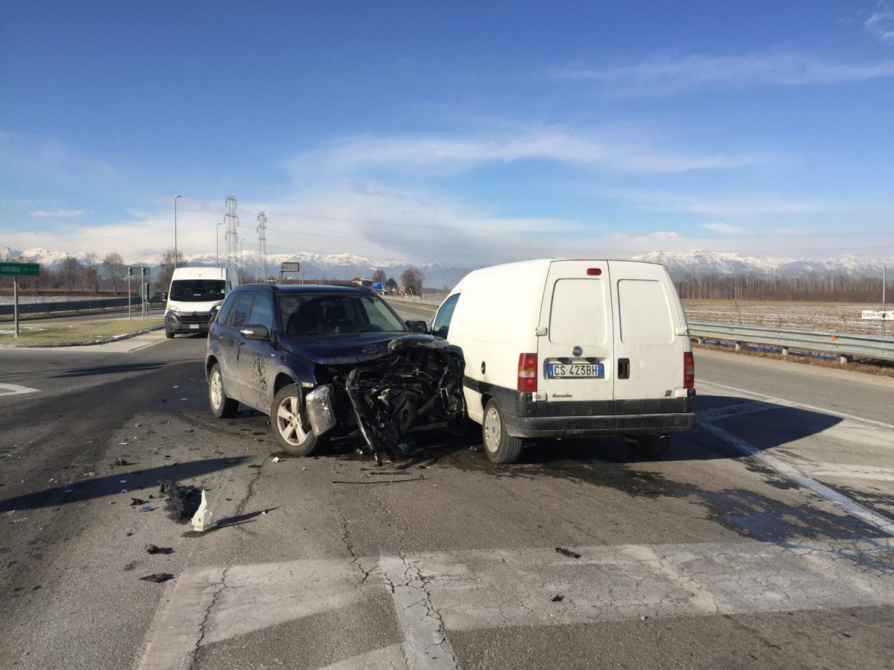 Incidente frontale svincolo autostrada due feriti LE FOTO