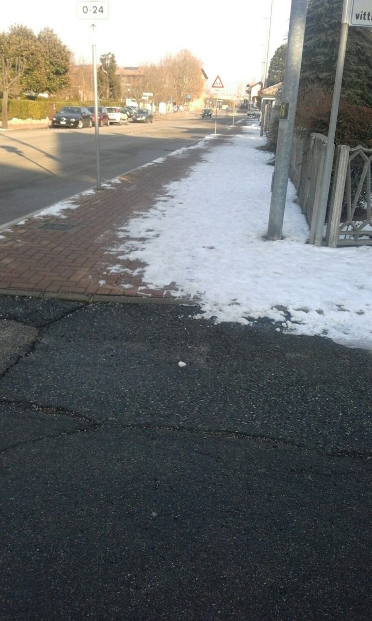 Strade ghiacciate la polemica