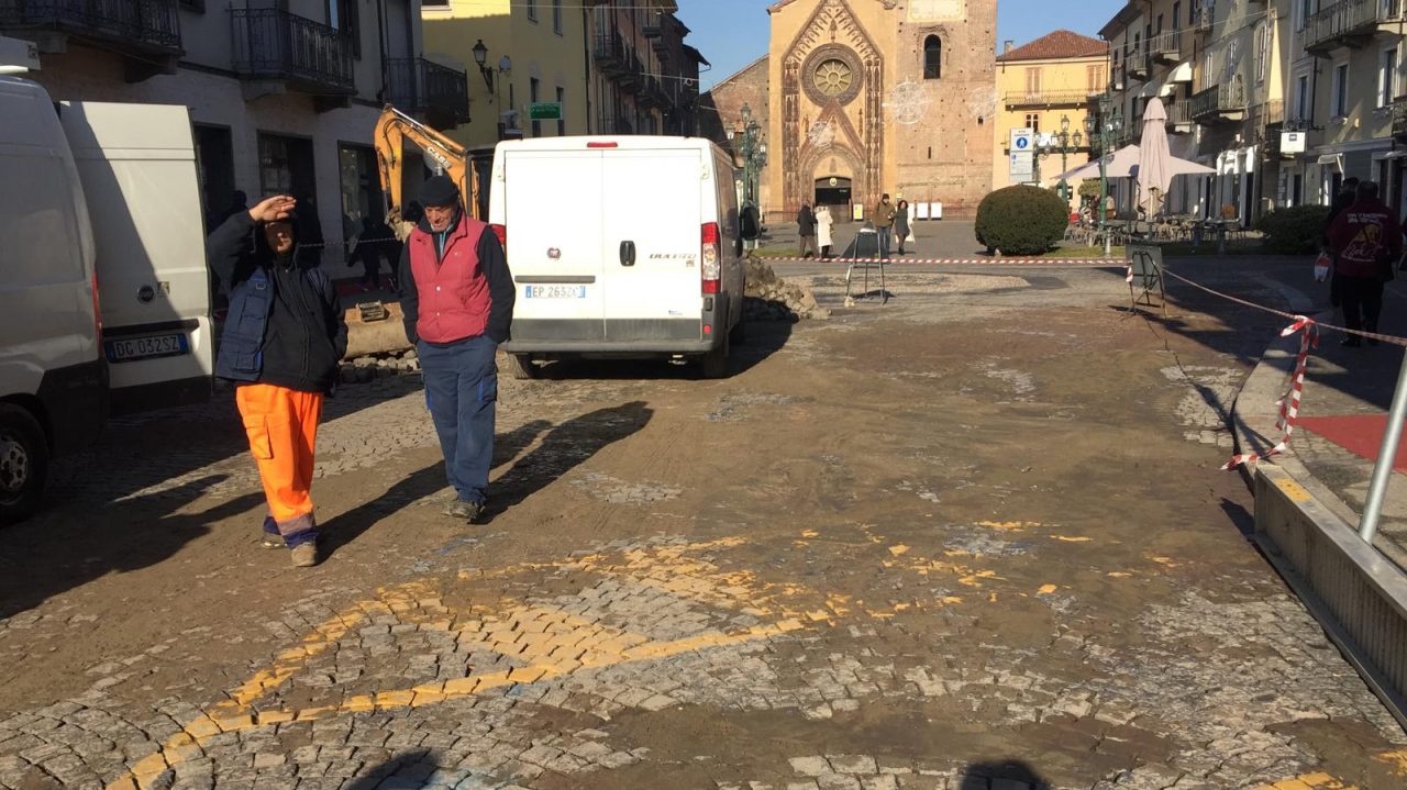 Disastro via Po strada da rifare LE FOTO