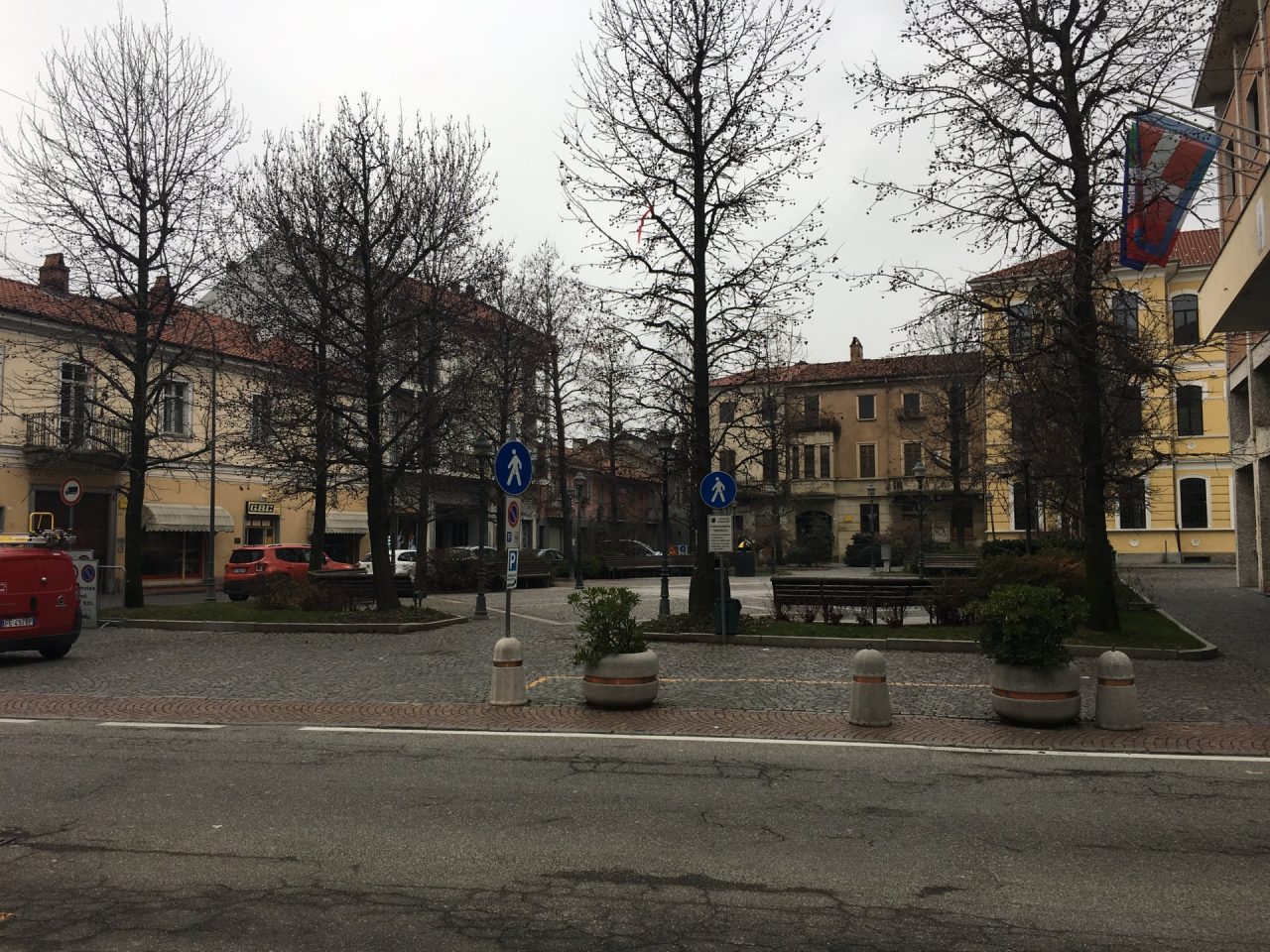 Crisi chiude negozi | La polemica