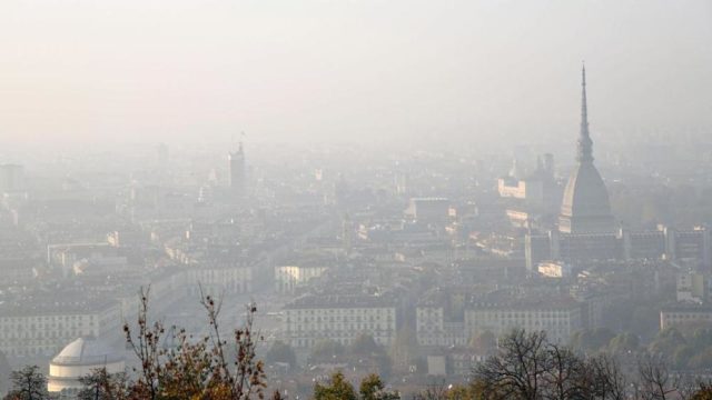 Inquinamento in città arrivano nuovi blocchi del traffico