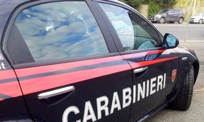 Ruba cellulare alla stazione di servizio fermato ladro IL VIDEO