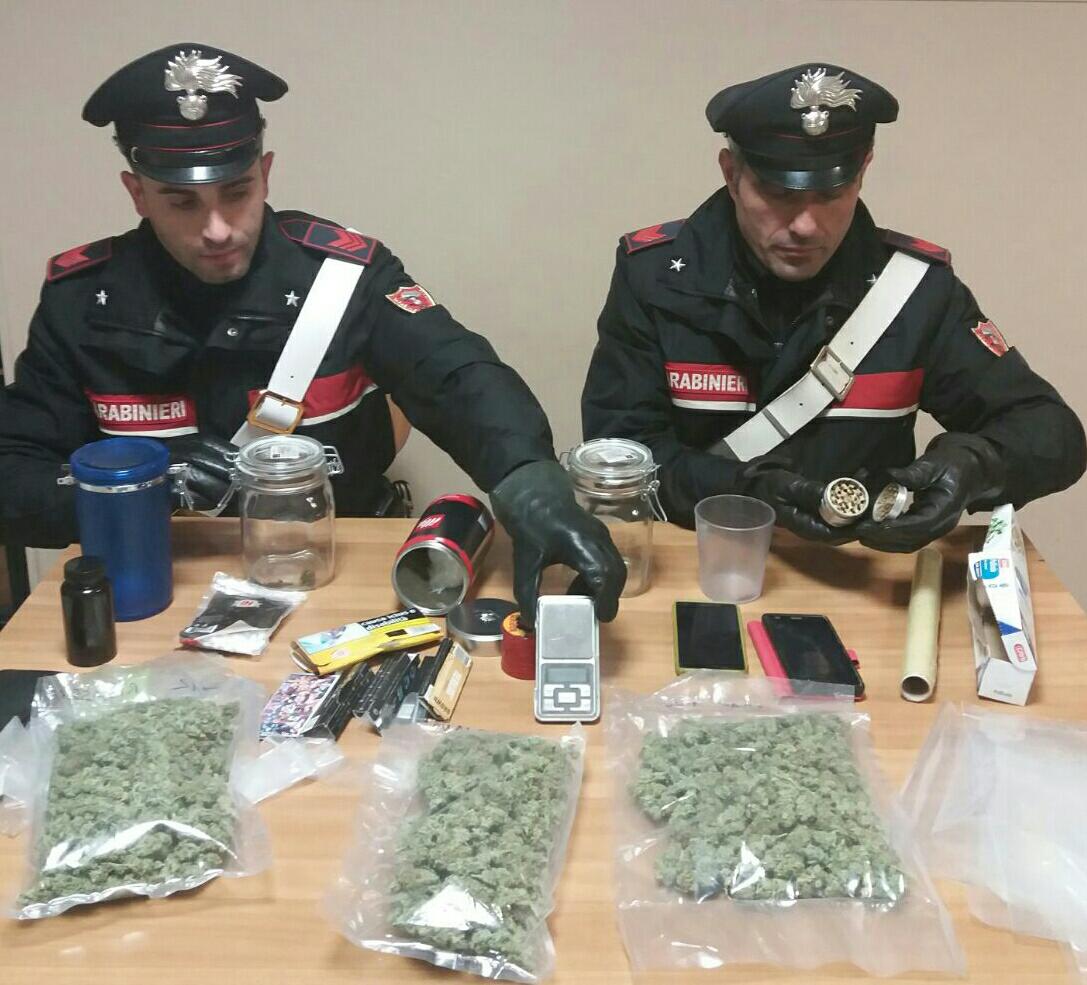 Droga sotto maglioni due arrestati