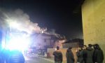 Incendio cascina distrutto tetto