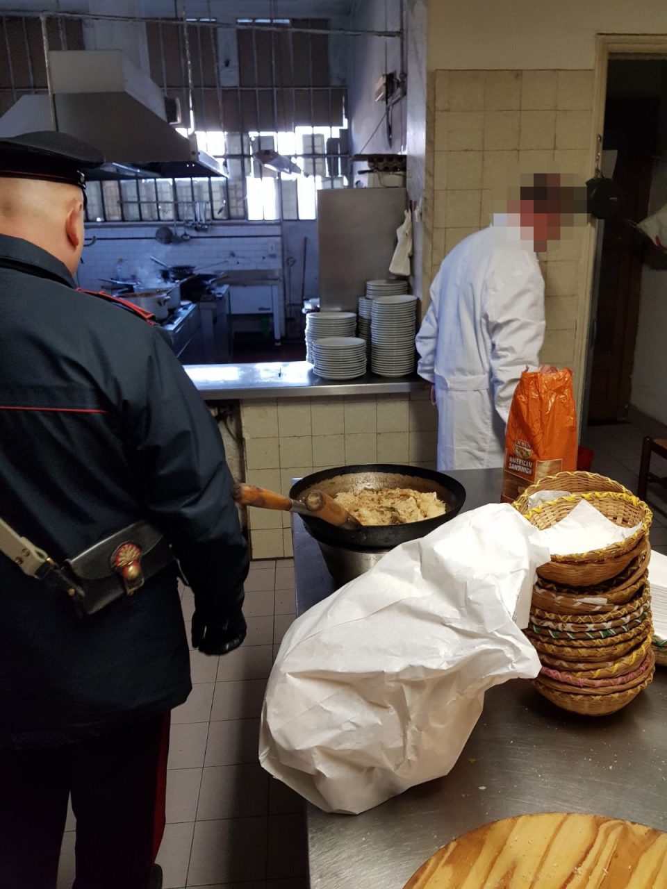 Blitz ristorante cinese chiuso