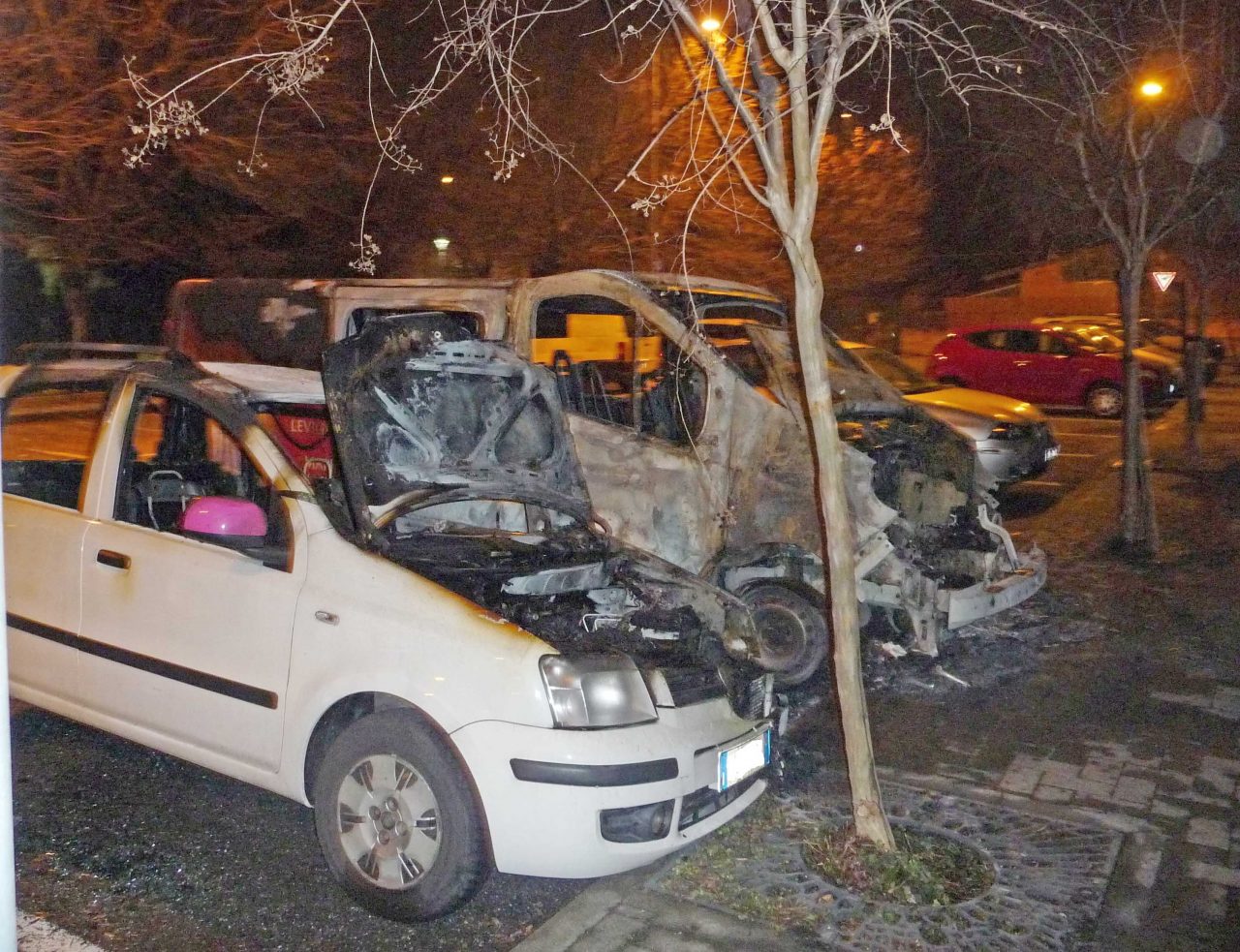 furgone in fiamme