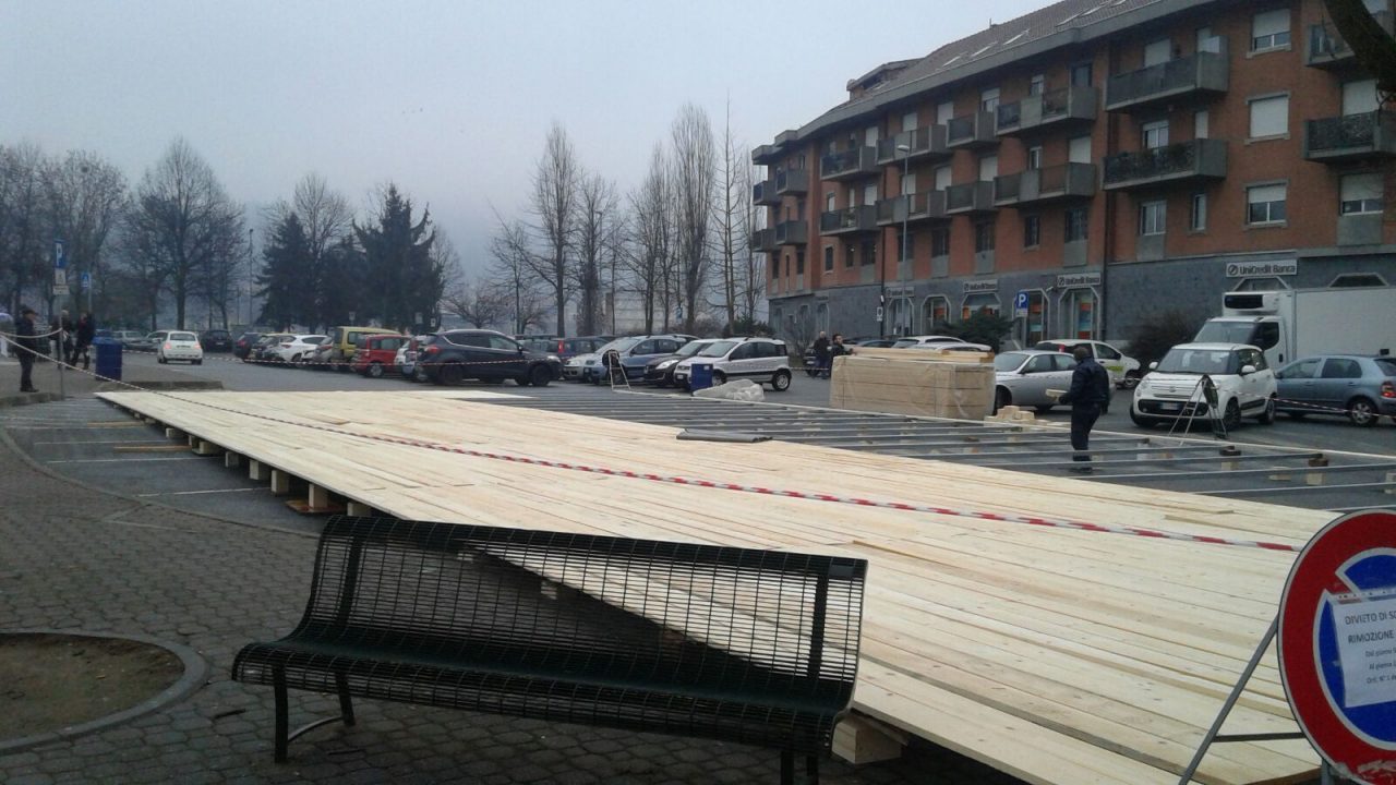Pista di pattinaggio torna in piazza