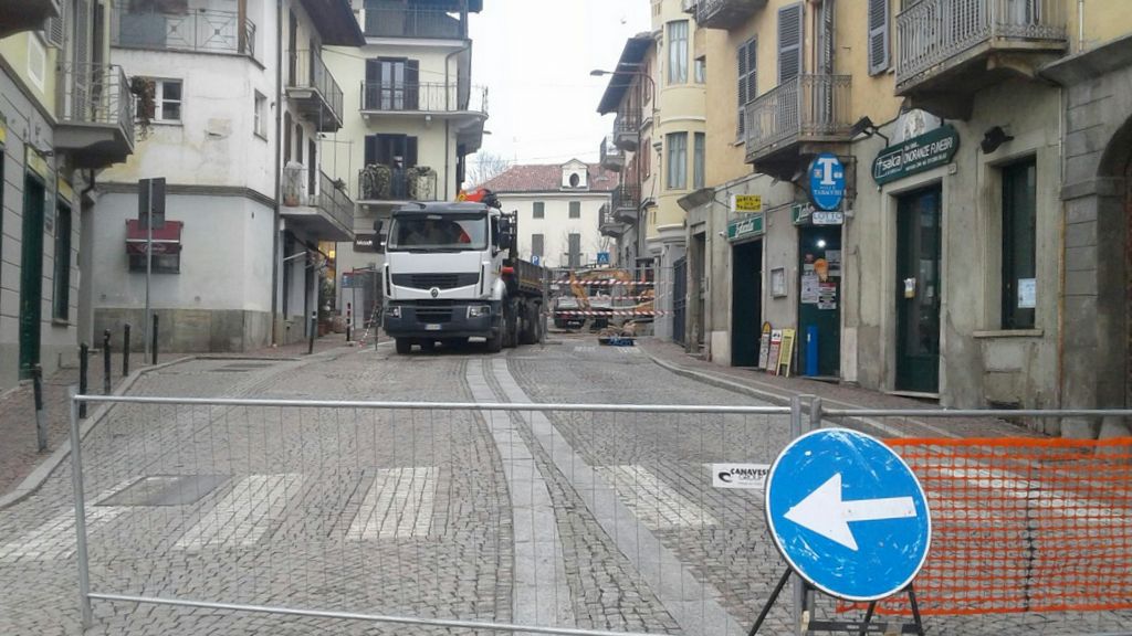 Chiuso il centro per lavori urgenti