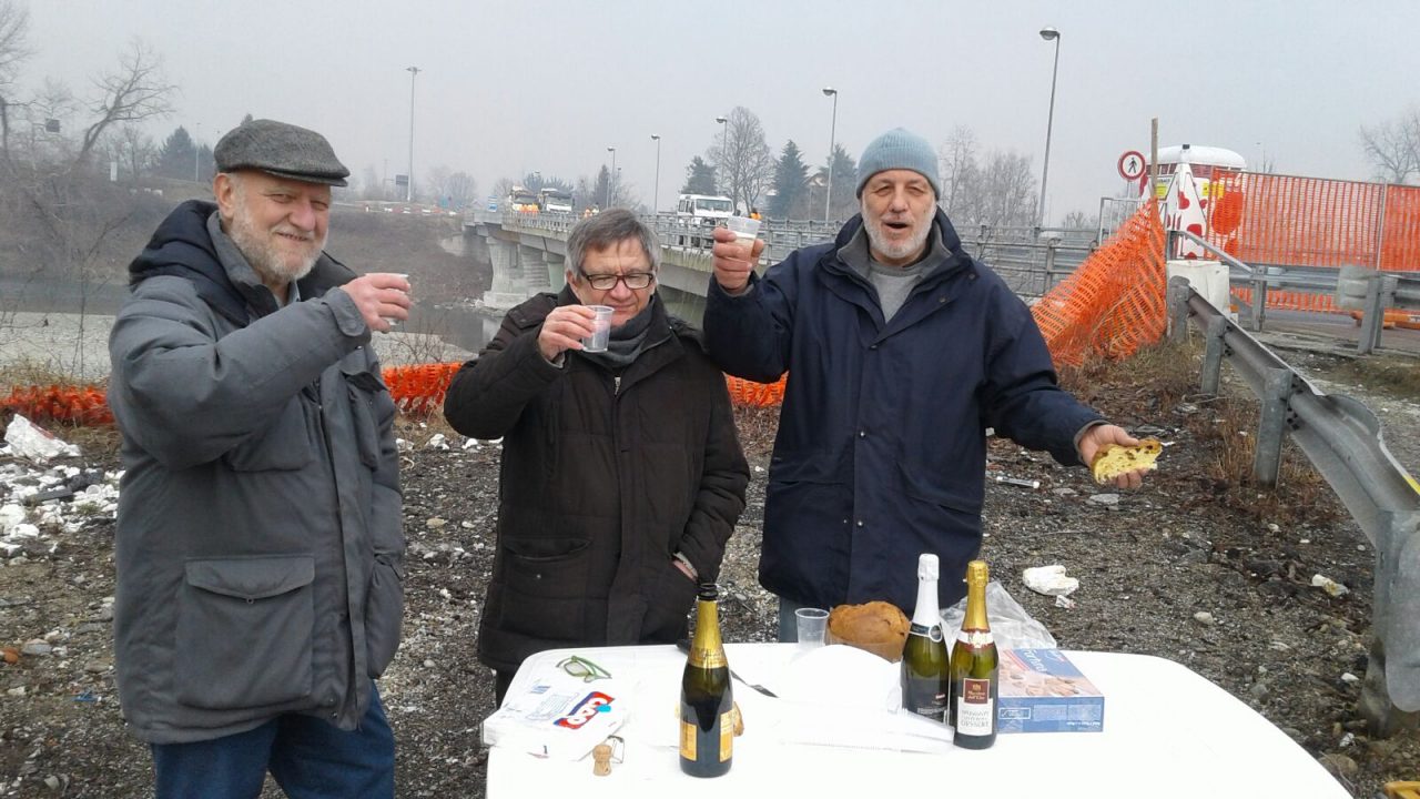 Riapre ponte sul Po cominciano i festeggiamenti IL VIDEO