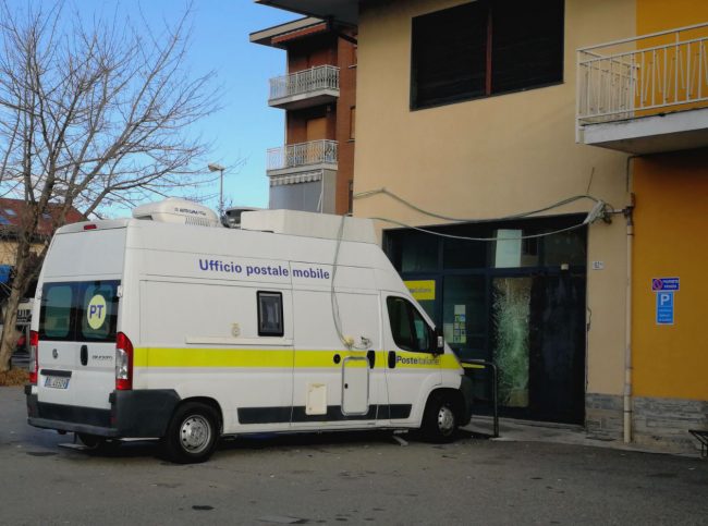 Poste distrutte arriva l’ufficio mobile