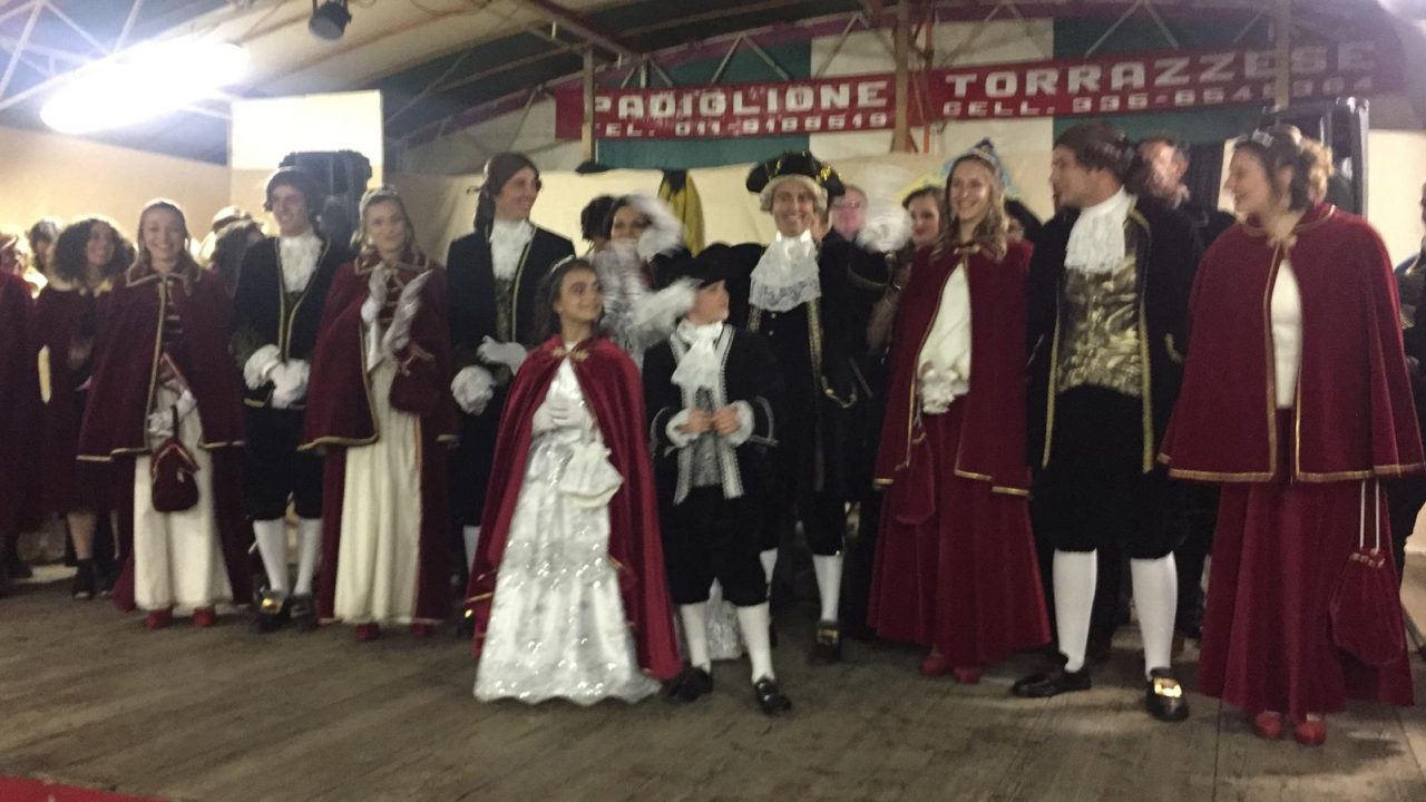 Grande Carnevale l’incoronazione dei personaggi storici I VIDEO