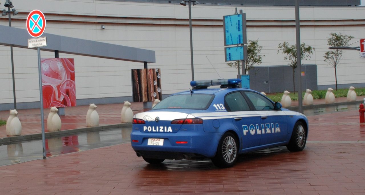 Lezioni di rapina fermati il ladro supermercati e il suo allievo