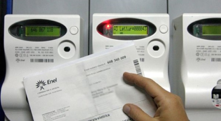Allacci abusivi per non pagare la corrente tre imprenditori nei guai