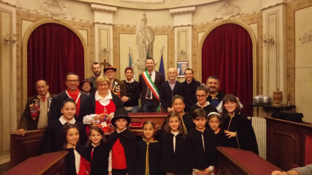 Carnevale di Livorno salta sfilata carri