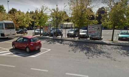 Parcheggio selvaggio davanti scuola 50 multe