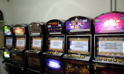 Sequestrate sei slot machines in un bar
