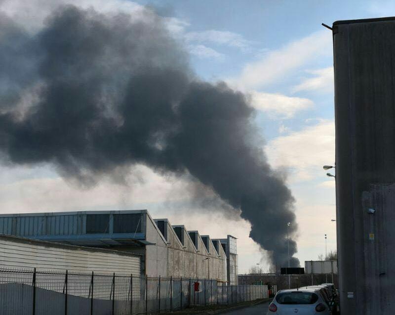 Incendio capannone di rifiuti ferrosi