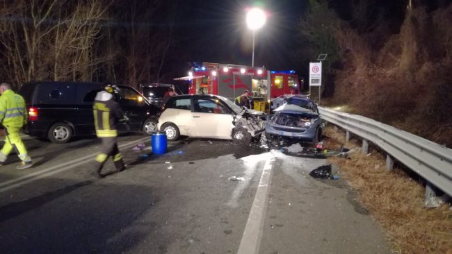 Drammatico incidente due morti e tre feriti
