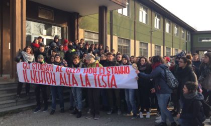 Liceo Newton al freddo la protesta degli studenti