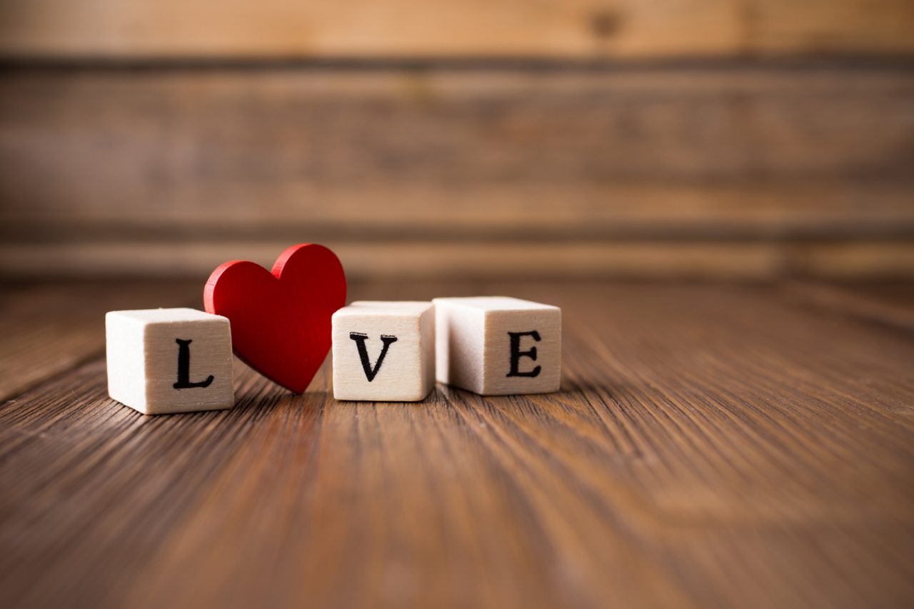 Frasi d’amore per San Valentino (e baci da film VIDEO)