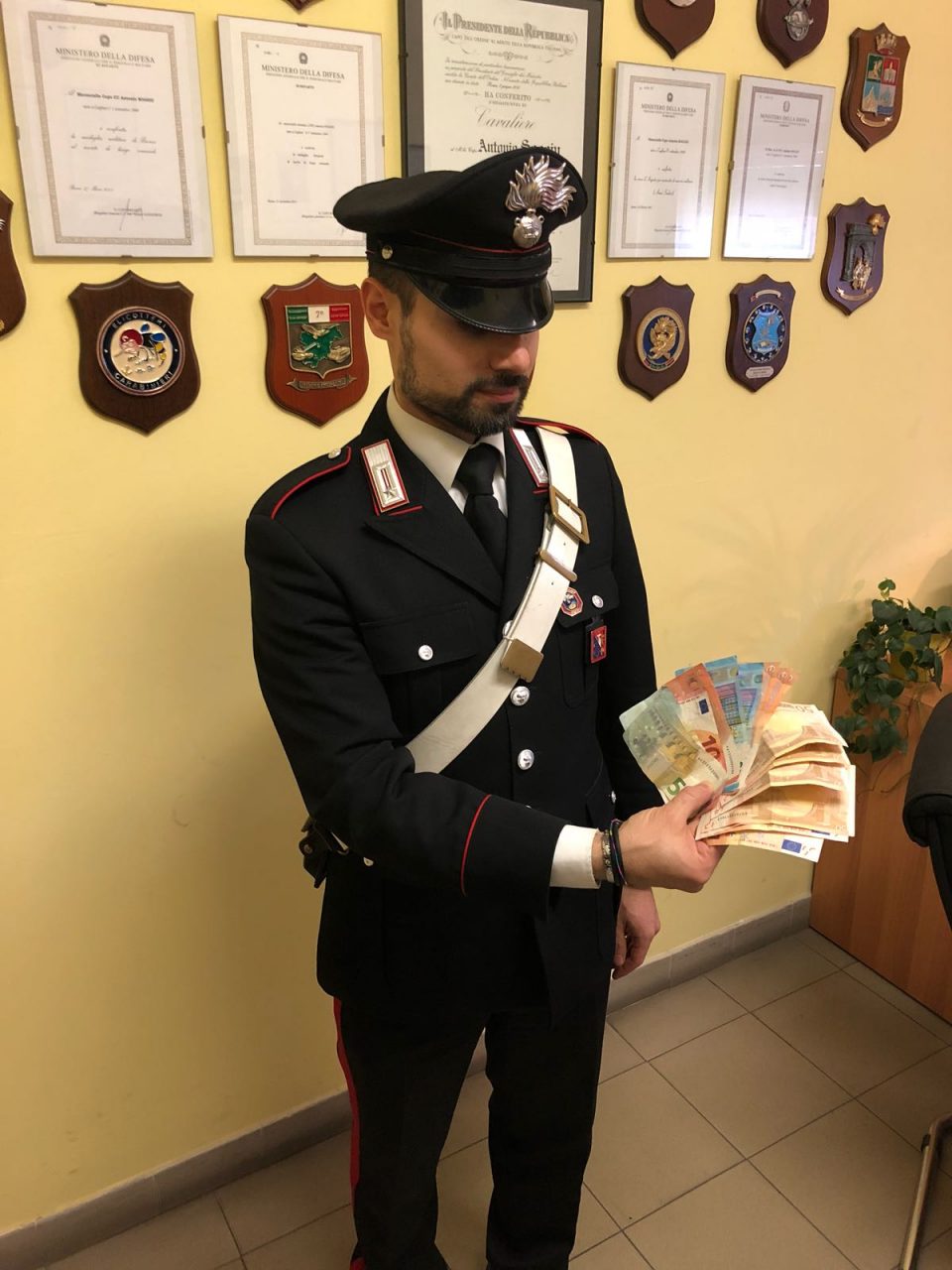 Truffa anziano si spaccia per amico del figlio