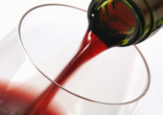 Liquido refrigerante nel vino moglie avvelena marito