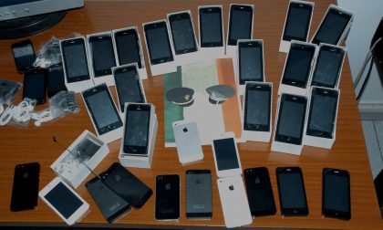 IPhone falsi sequestrati oltre 200 articoli dalla Guardia di Finanza