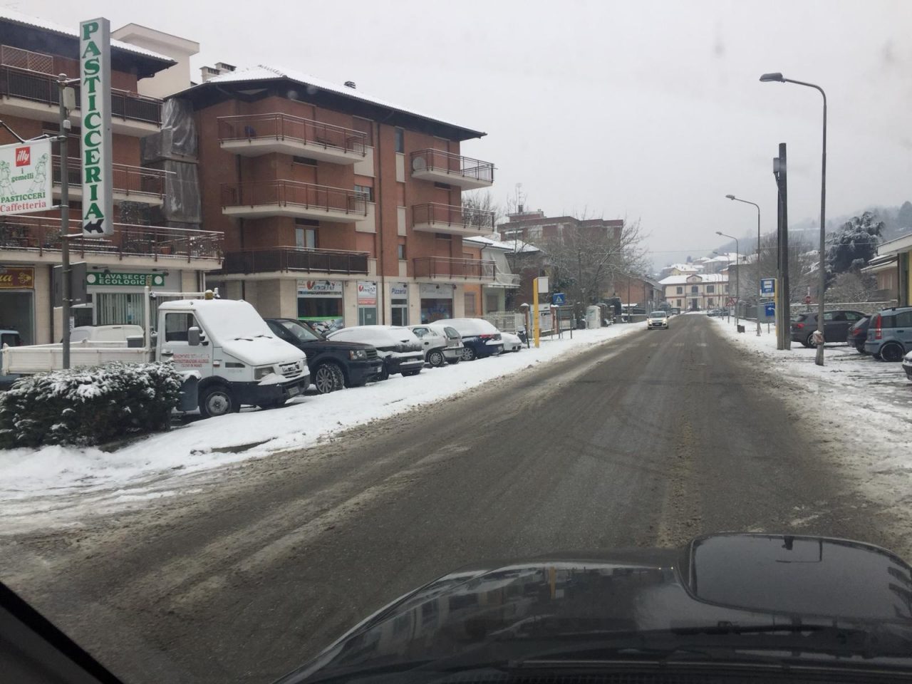 Big snow marciapiedi sporchi è polemica LE FOTO