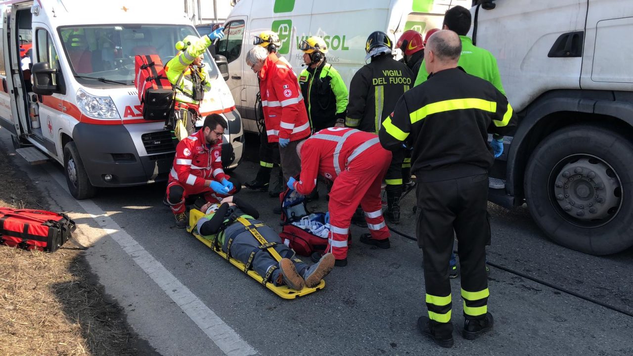 Incidente sul Ponte Sant’Anna LE FOTO