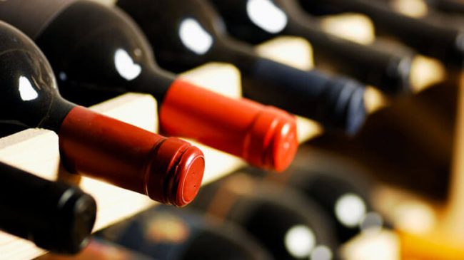 Ristoratore truffato ordina vino caro per la festa e nessuno si presenta