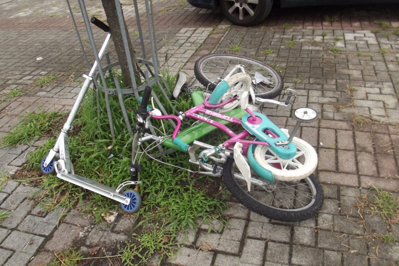 Rubano monopattino ad uno studente