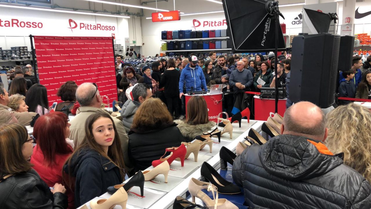 Simona Ventura a Chivasso cresce l’attesa