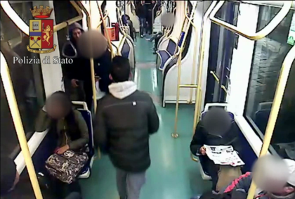 Ladro sui pullman incastrato dalle telecamere