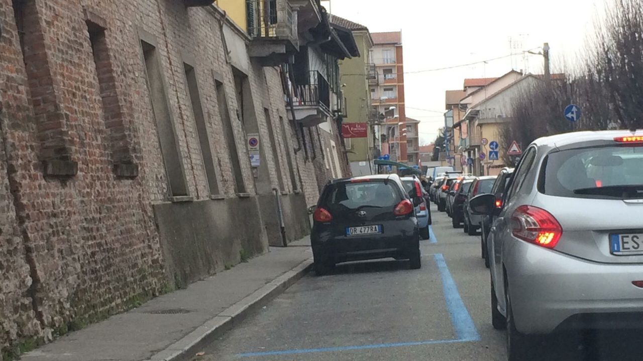 Traffico in tilt in via Cosola per lavori