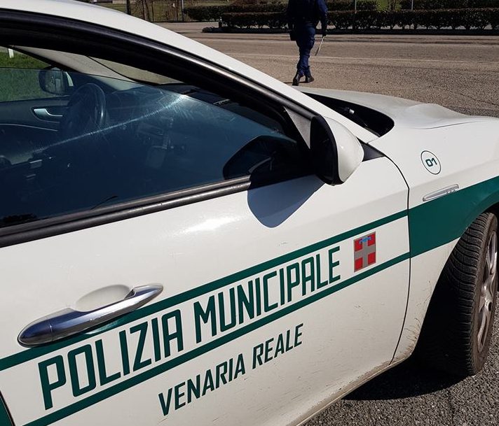 Sindaco agente in pattuglia con i vigili