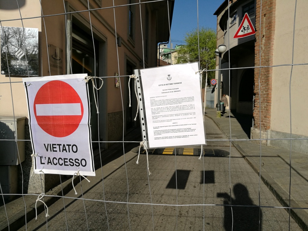 Strada chiusa per il cantiere della fibra