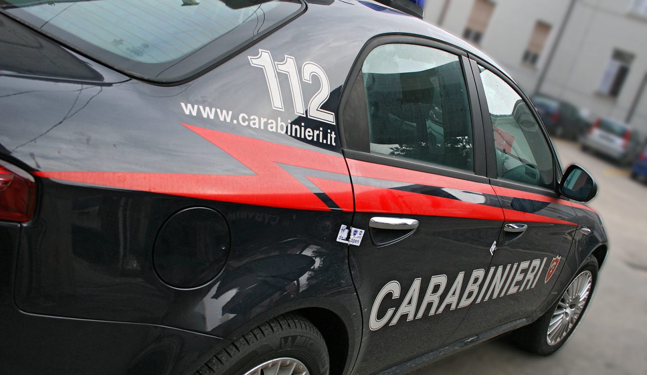 Vandali colpiscono il quadro elettrico, danni alla fogna