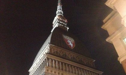 Mole Antonelliana omaggia Grande Torino