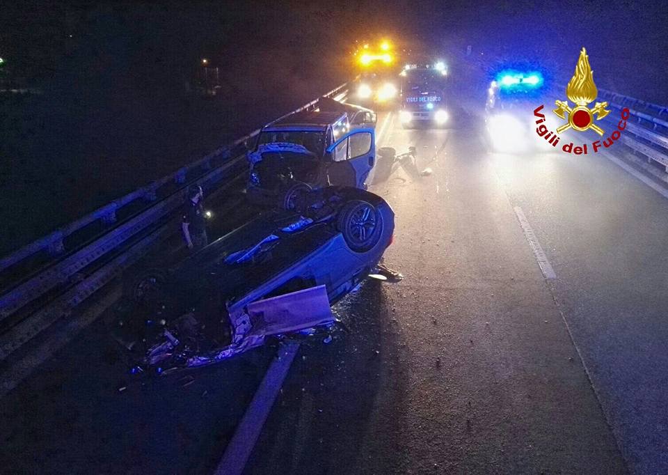 Incidente A32 tre auto coinvolte