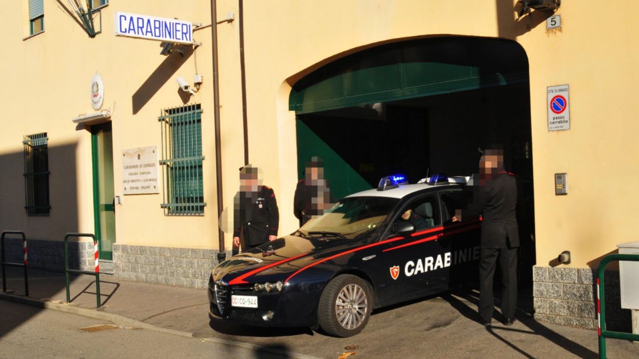 Furto in villa aggrediti due anziani