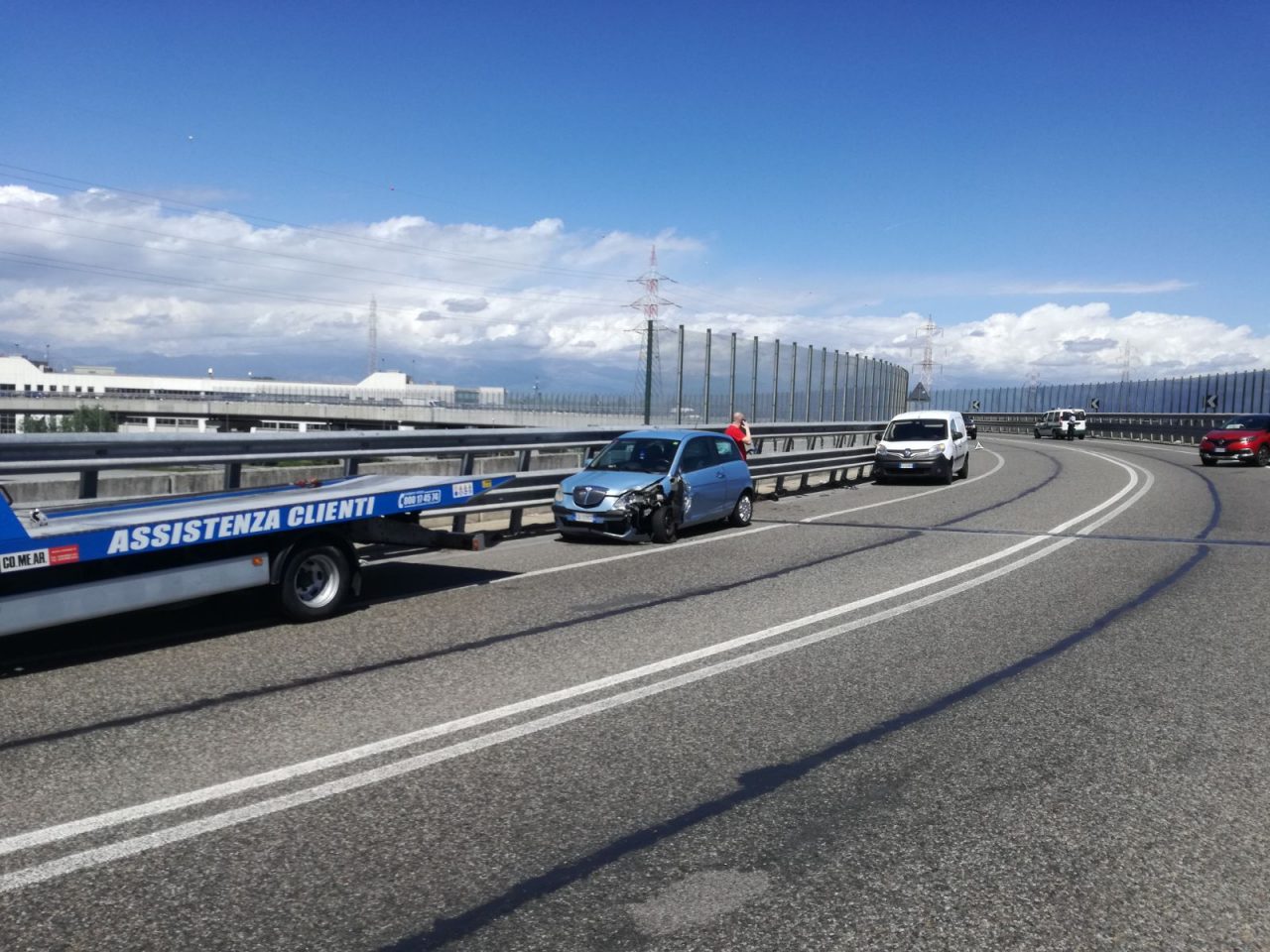 Ennesimo incidente sul cavalcavia | Ferita bimba di due mesi