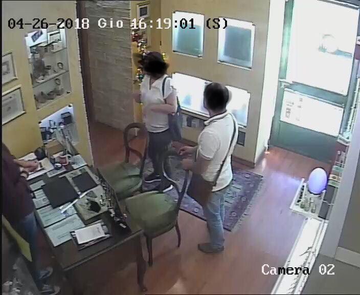 Rubano Rolex | Taglia sui banditi