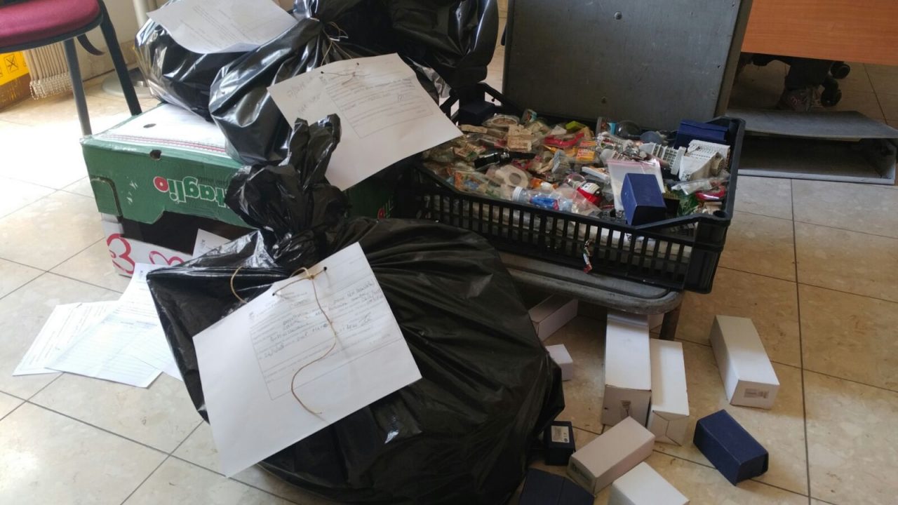 Materiale irregolare sequestrato dalla Polizia
