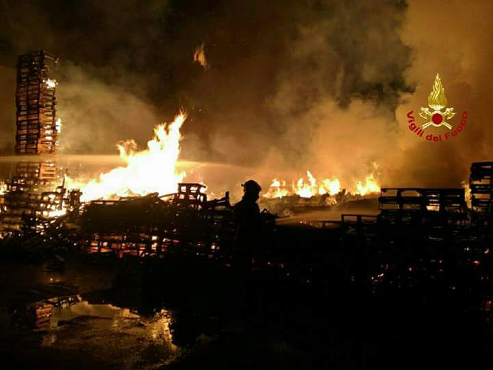 Incendio capannone a Settimo | L’AZIENDA