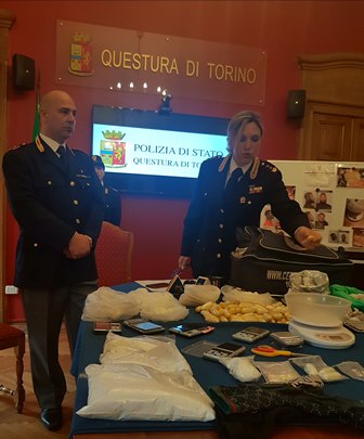 Droga nei borsoni da calcio la stupefacente sorpresa della Polizia