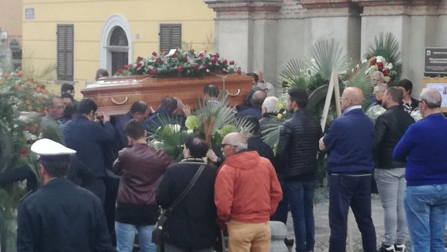 Morto mentre lavorava nella cava IL FUNERALE